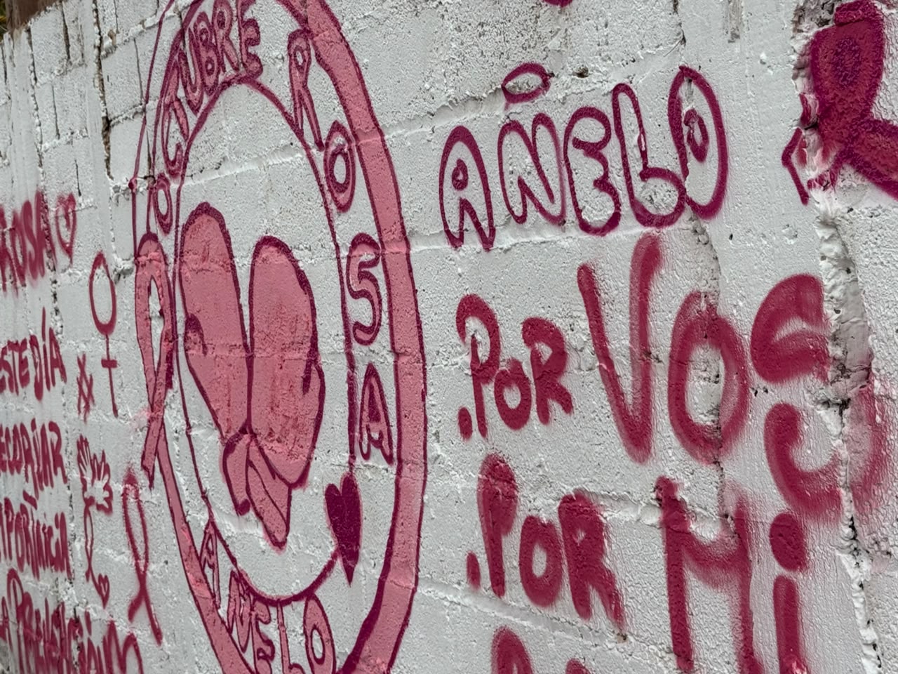 mural vialidad octubre rosa 2025